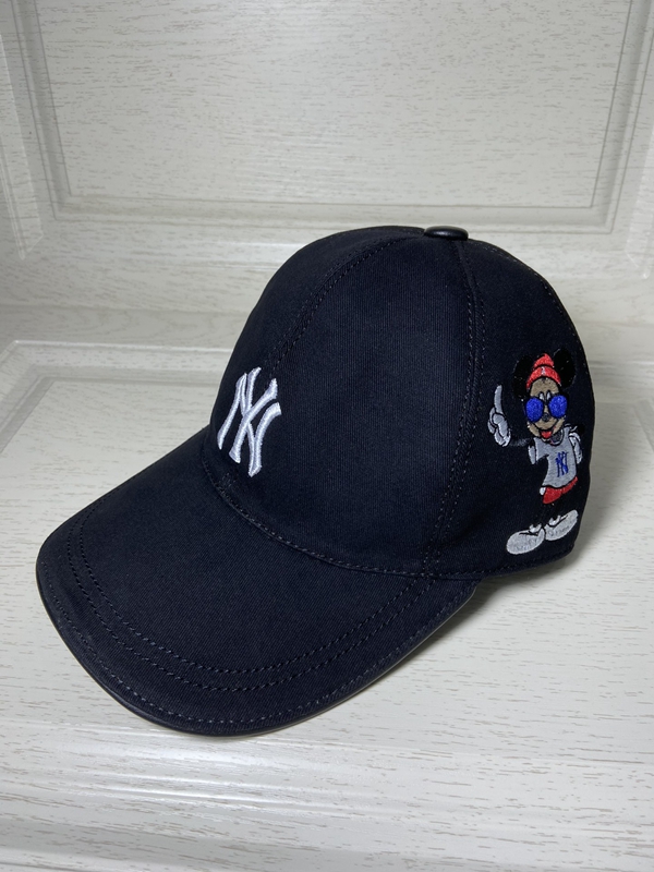 ブランド帽子正面デザイン